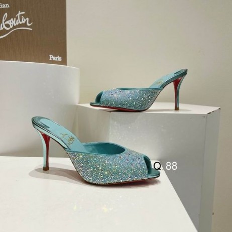 Christian Louboutin Me Dolly Strass Bombas de 100 mm de Camurça Strass Embelezado Bermudas