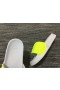 Christian Louboutin Piscina De Diversão Sandálias Picos De Borracha Amarelo Neon
