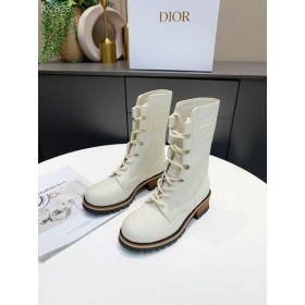 Dior Busca Combater Botas De Pelica Em Relevo Branco