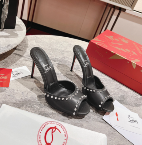 Christian Louboutin Nekem Dolly Spike 85MM Szandál Fekete Nappa Bőr