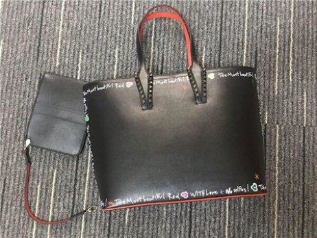 Christian Louboutin Cabata Fekete/Fekete Graffiti Borjú Táska