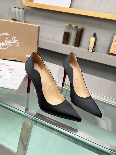 Christian Louboutin Dögös Csaj Szivattyúk 100mm Krepp Szatén Fekete Christian Louboutin Cipő