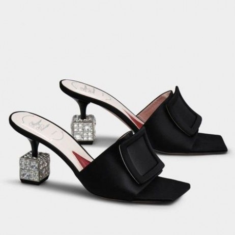 Roger Vivier Kocka Strass Sarok Öszvérek Fekete Szatén