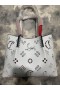 Christian Louboutin Cabarock Tüskék Tote Sima Borjúbőr Loubinthesky Perforált Fehér