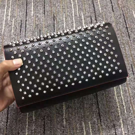 Christian Louboutin Paloma Clutch Leathair Lao agus Silver Spikes Dubh