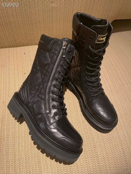 Dior D-Cheannaire Tosaithe Rúitín Dubh Cuilteáilte Cannage Calfskin