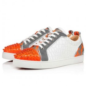 Christian Louboutin Íseal-barr Spraoi Louis JuniorSpikes Leagan Il Suede Leathar