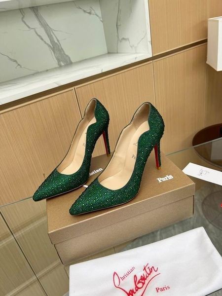 Christian Louboutin Pulcino Caldo 100 Pompe Di Strass Impreziosito In Pelle Verde