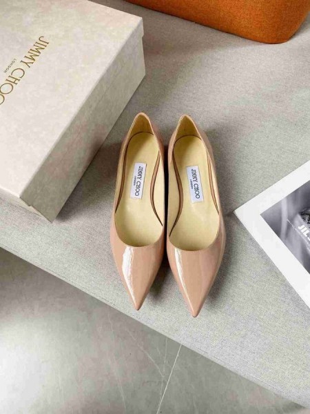 Jimmy Choo Amore Flat in vernice JC Emblema di Nudo