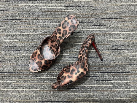 Christian Louboutin Mi Dolly 100mm Muli in Pelle Pony Kitty Stampa Leopardo