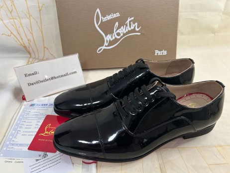 Christian Louboutin Greggo Flat In Vernice Nera