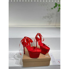 Christian Louboutin Cassia Pizzo Alta Piattaforma 160 mm Strappy Pompe di Crepe Satin Rosso