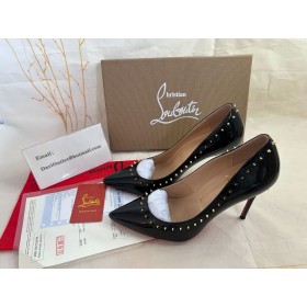 ストリー Anjalinaスパイクポンプを散りばめた黒のパテントレザー製のものCL靴