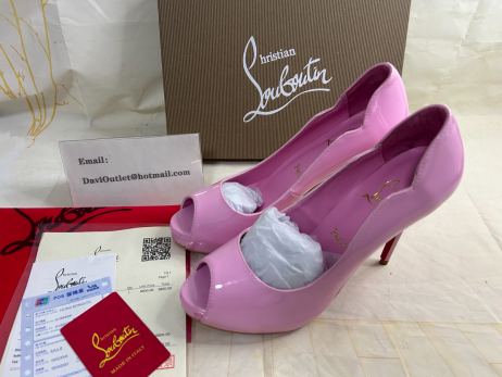 Christian Louboutin Hot Chick Alta 120 mm Pumper Patent Skinn Calipso