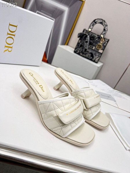 Dior(r)evolusjon Hæler Skyv Hvit Vattert Cannage Kalveskinn
