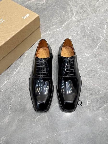 Christian Louboutin Capitano Oxford Patent Skinn Sort CL Sko