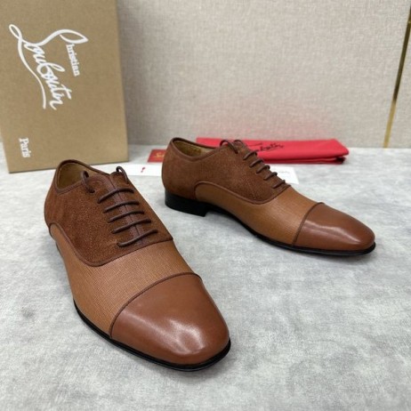 Christian Louboutin Greggo Oxford Kalv Skinn og Semsket skinn Brun