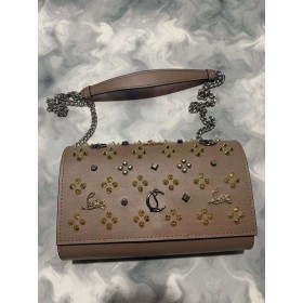 Christian Louboutin Paloma Clutch Kalv Skinn og Nagler Kaffe
