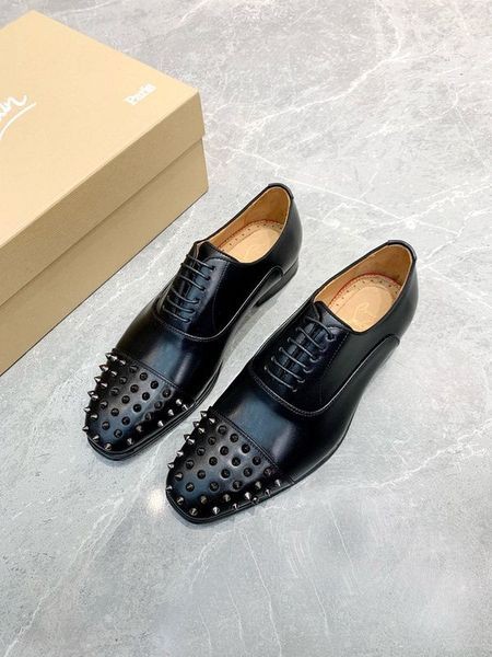 Christian Louboutin Gregossic Płaskie Оксфордские Kolce Z Cielęcej Skóry W Kolorze Czarnym