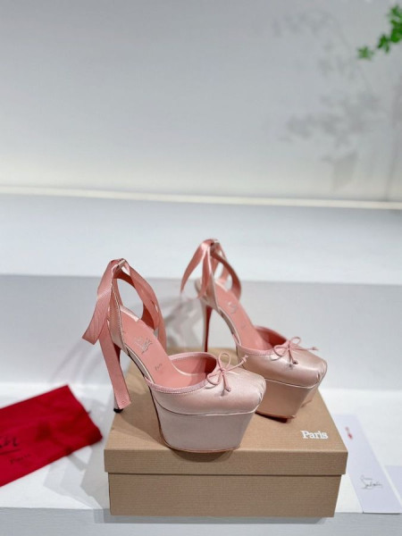 Christian Louboutin Cassia ТуфлиЛодочки na platformie Alta Ze sznurowanie 160 mm Z Poly-Satyna Kolor Różowy