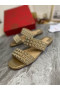 Christian Louboutin Sandały na płaskiej podeszwie Myriadiam Z Metalowej tubki Złoty kolor