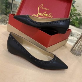 Czarne Buty CL z CielÄcej skóry, na pÅaskiej podeszwie Anjalina od Christian Louboutin z kolcami