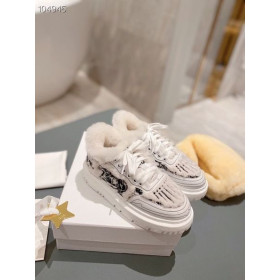 Buty Dior Addict Z Niskim Dachem, Z Mieszanek Włókien Tkanin Z Białym Futerkiem