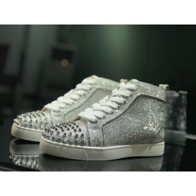 Damskie buty Christian Louboutin Lou Spikes Z wysokiej piszczelą Z Połyskującej skóry w kolorze Srebrnym