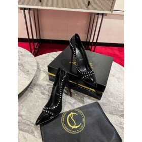 Damskie czóÅenka Christian Louboutin, Ozdobione KrysztaÅkami, Z Lakierowanej Skóry w Kolorze Czarnym