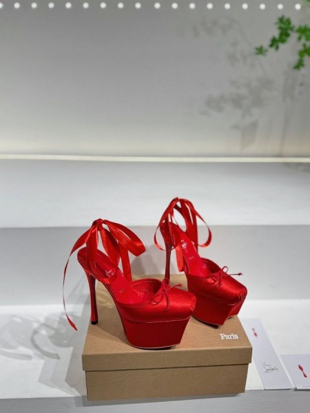 Christian Louboutin Cassia Dantelă Sus Alta Platforma 160 mm Strappy Pompe Crep Satin Rosu