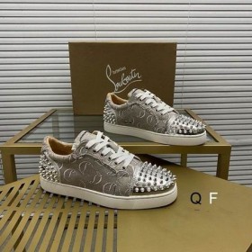 Christian Louboutin Vieira 2 tv cu Piroane Adidași Monograma-jacquard Argintiu Metalizat