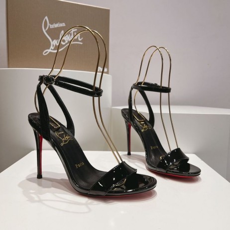 Christian Louboutin Loubigirl 100 mm Sandále lakovaná Koža Čierna