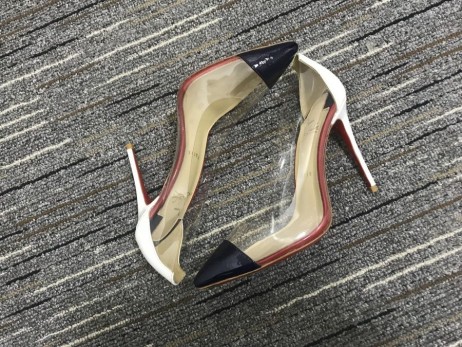 Christian Louboutin Debout Čerpadlá 100mm lakovanej Kože a PVC Čierna Biela