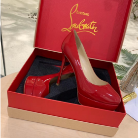 Christian Louboutin Dirditta 130 mm Čerpadlá lakovaná Koža Červená