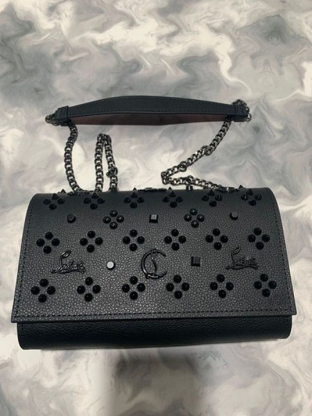 Christian Louboutin 팔로마 클러치에서 블랙