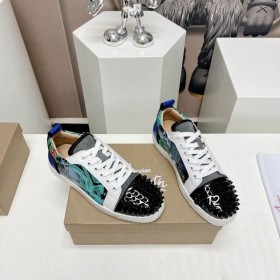 Christian Louboutin 루이스 주니어 스파이크 Orlato 스니커즈는 송아지와 특허가 가죽색
