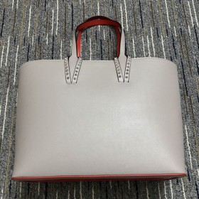 Christian Louboutin Cabata 서쪽에서 동쪽방 송아지를 가죽 회색 Christian Louboutin