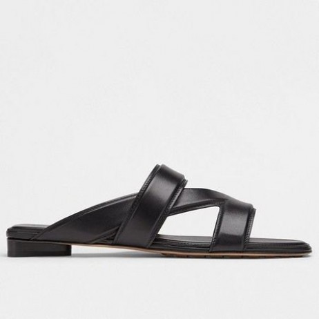 Ремешковые Slajdova Bottega Veneta Iz Crne Ovčje Kože Bottega Veneta Slides