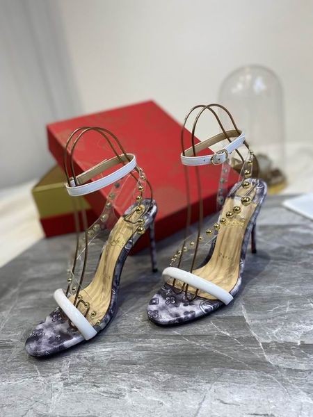 Christian Louboutin cipele s remenčićem oko gležnja Corinetta 100 mm od Lakirane PVC Specchio Raznobojnim