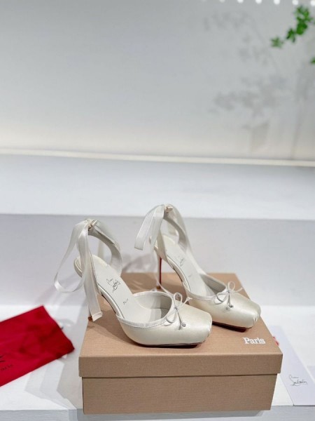 Christian Louboutin Cassia Lace 100 Mm Strappy Pumpar Crepe Satin Vit