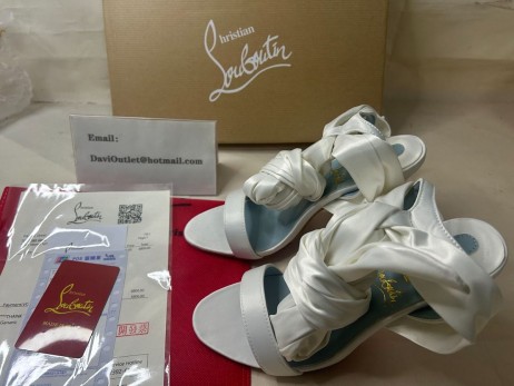 Christian Louboutin Sandale Du DéSert 100 Mm Sandaler Crepe Satin Off White Christian Louboutin Skor