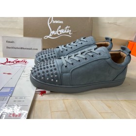 Christian Louboutin Louis Junior Spikar Sneakers I Mocka Och Spikar Rök Christian Louboutin Skor
