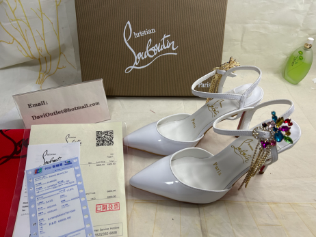 Christian Louboutin Goldina Yağmur 100mm Pompalar Kristal Toka Süslenmiş Patent Beyaz