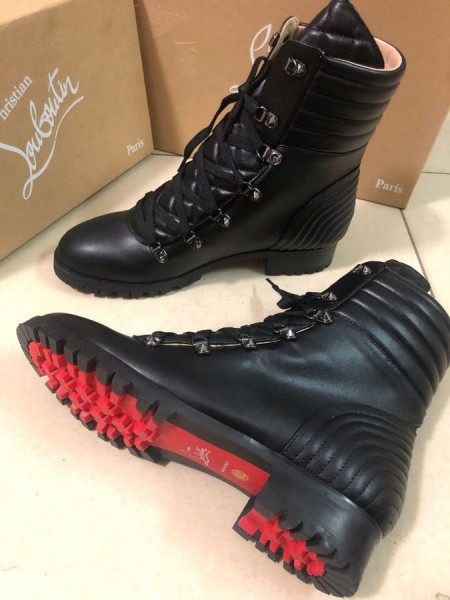 Christian Louboutin Çılgın Düz yarım çizmeler Deri Siyah Christian Louboutin Çizmeler