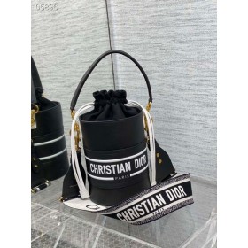 Dior Vibe Kova Çanta Siyah Dana Derisi