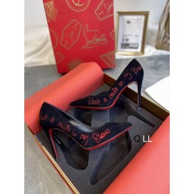 Christian Louboutin Hottie Telsiz Pompaları 100mm 'Ayakkabımda Bir Mil Yürü' Veau Velours Siyah