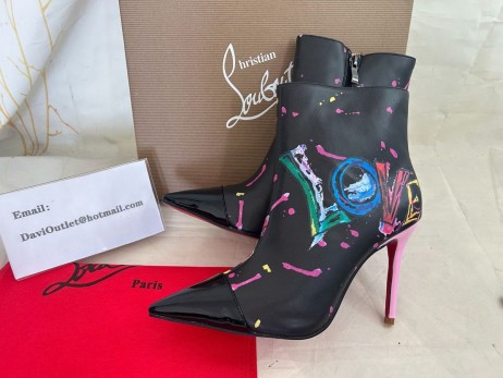 Christian Louboutin 'el Amor Es Un Arranque de' Botas de Tobillo de 100mm de la Pantorrilla y del Cuero de Patente de Múltiples
