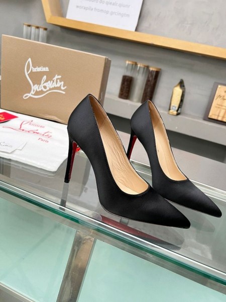 Christian Louboutin Kate 105mm Bombas de Crepé de Satén Negro con Zapatos CL