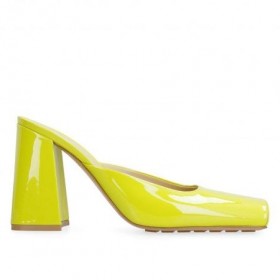 Bottega Veneta De La Torre Mulas Amarillo De Patentes De Piel De Becerro Bottega Veneta Zapatos