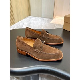 Christian Louboutin Chambelimoc Mocasines De Gamuza De Cuero De Becerro Marrón Oscuro